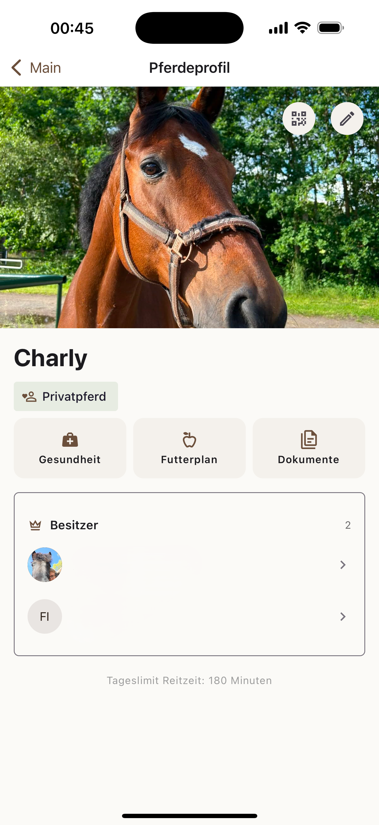 Pferdeprofil mit Gesundheit, Futterplan und Dokumenten